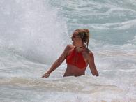 Britney Spears pociągajaco w bikini na plaży